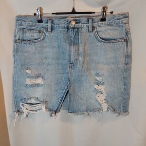 We The Free Distreesed Denim Mini Skirt - 30